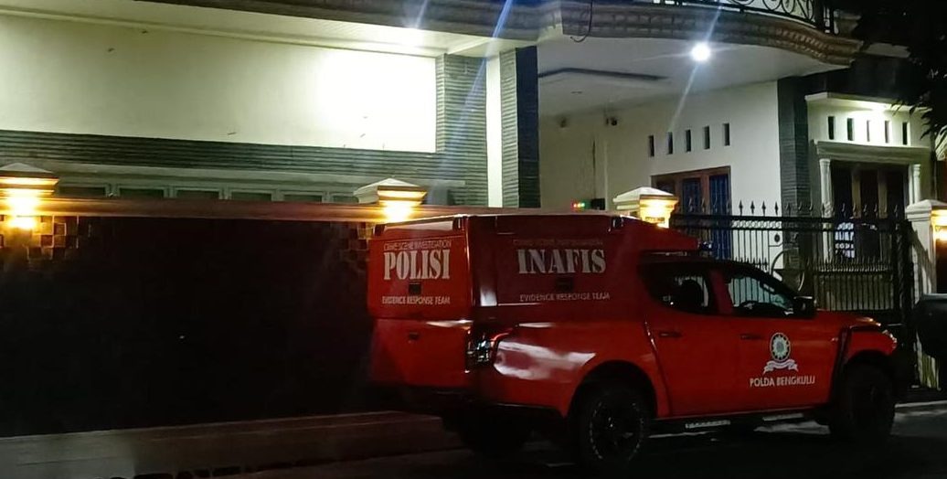 Polisi Periksa Rumah Mantan Bupati Kaur Karena Senjata Api Ilegal