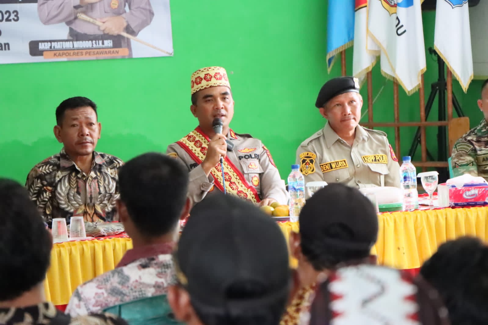 Kapolres Pesawaran Laksanakan Jumat Curhat dan Senam Bersama Lansia Di Desa Karang Rejo Kec. Negeri Katon