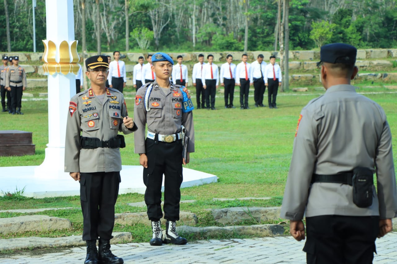 Polres Tulang Bawang Barat Gelar Upacara Korp Raport Kenaikan Pangkat.