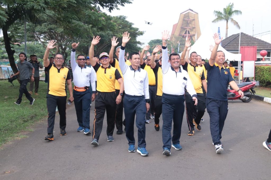 Kapolda Metro Jaya dan PJU Olahraga Bersama Jajaran Puspomal.