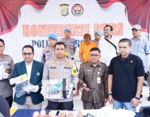 Press Release Kapolres Metro Bekasi Mengenai Penangkapan Dokter Gadungan