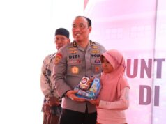 As SDM Kapolri dan Rombongan Hibur Anak-anak Korban Banjir Demak di Posko Trauma Healing
