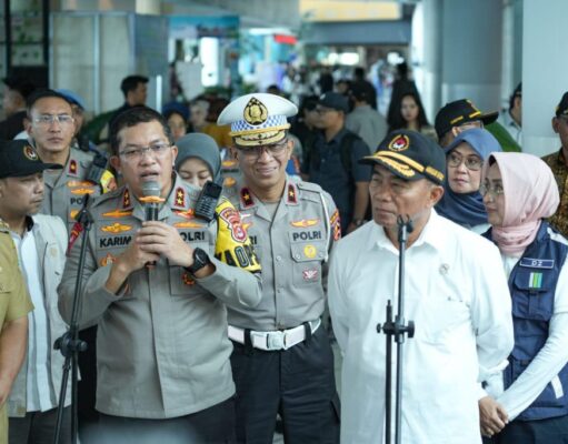 Pelabuhan Merak Meningkat 65%, Menko PMK: “Merak ke Bakauheni Hanya Menurunkan Penumpang”