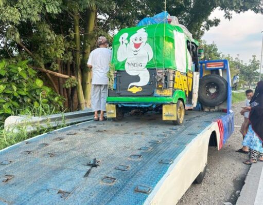 Sekeluarga Asal Jakarta Mogok di Mojokerto, Dapat Kembali ke Kampung Halaman Setelah Bajajnya di Towing Polisi
