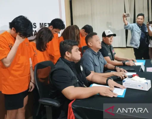 Pemasok Rokok Elektrik Ganja kepada Chandrika Chika diburu Polisi