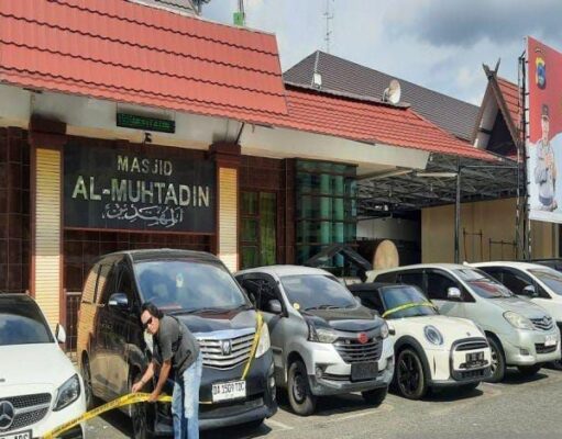 Polda Kalsel Sita Mobil Mewah Hasil Investasi Bodong