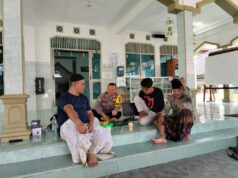 Bhabinkamtibmas Sidorejo Kidul Ajak Pengurus Remas dan Takmir Masjid Nurul Hikmah Sikapi Hasil Pemilu Dengan Damai
