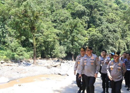 Polda Sumbar Turunkan Bantuan 900 Personel Gabungan