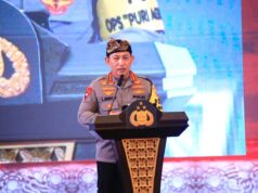 Kapolri Berikan Penghargaan Kepada Casis Bintara Polri Korban Begal