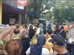 Antusiasme Warga Beli Sayur Bayar Secara Ikhlas atau Gratis kepada Bhabinkamtibmas